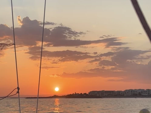 Żaglowiec do wynajmu w Le Cap d'Agde w najlepszej cenie