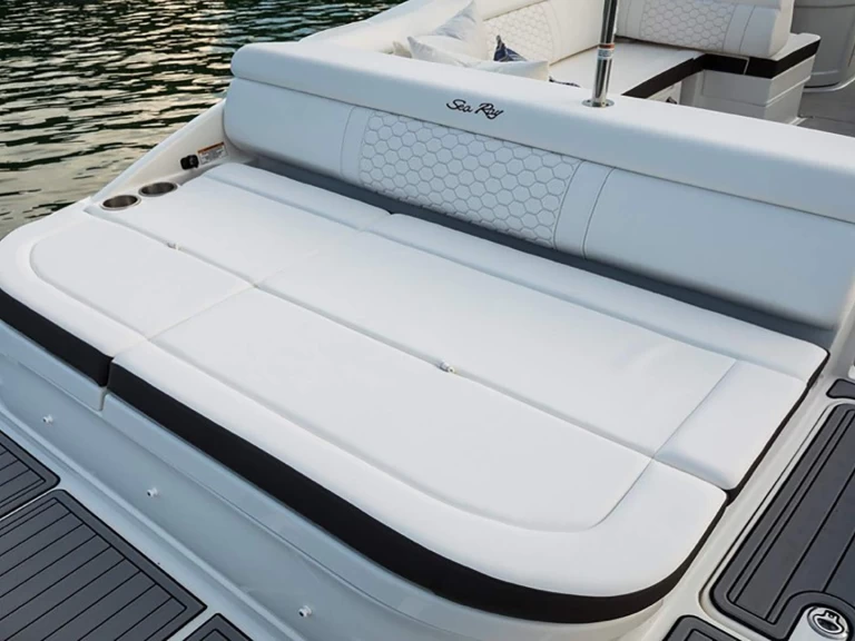 Wynajem Motorówka Sea Ray z patentem 