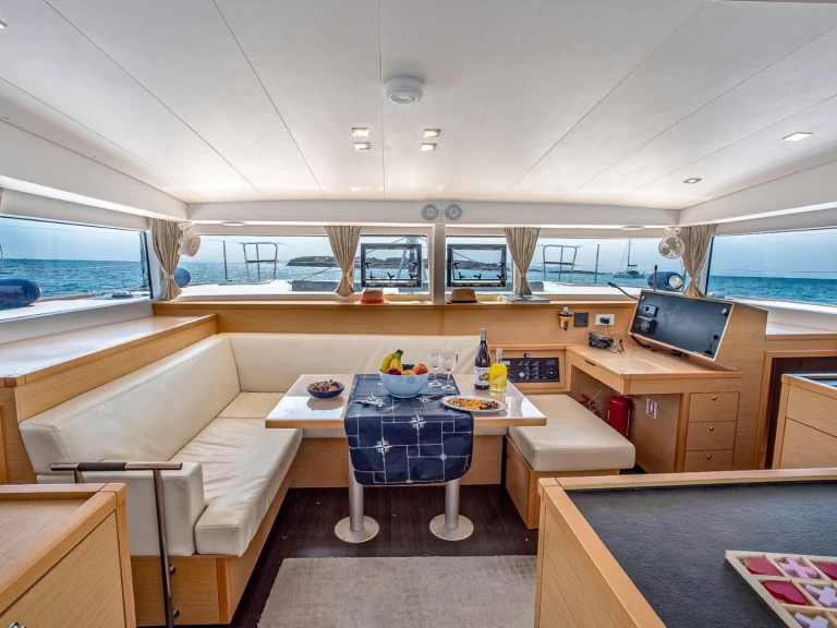 Wynajem Katamaran w Ta' Xbiex - Lagoon Lagoon 40