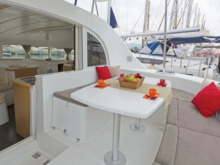 Wynajem Katamaran w Ibiza Town - Lagoon Lagoon 380 S2