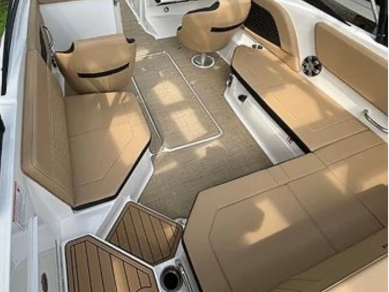 Wynajem łodzi Sea Ray SPX 230 w Thonon-les-Bains na SamBoat 