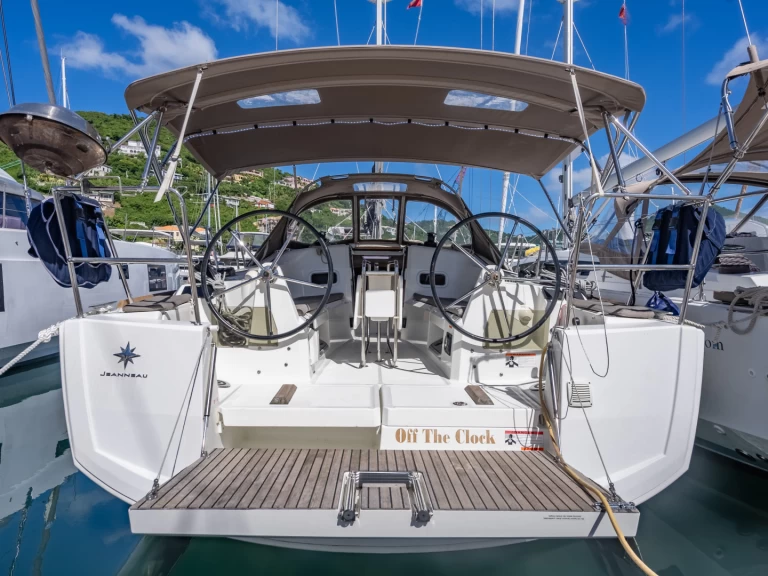 Żaglowiec do wynajmu w Road Town w najlepszej cenie