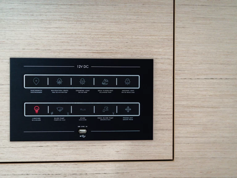 Bénéteau Oceanis 40.1 między profesjonalistami a osobami prywatnymi w Olbia