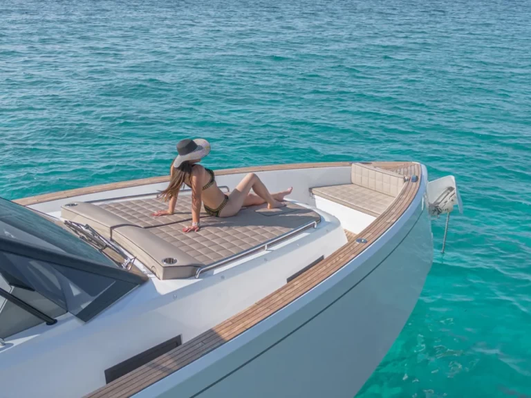 Wynajem Luksusowy jacht Pardo Yachts z patentem 