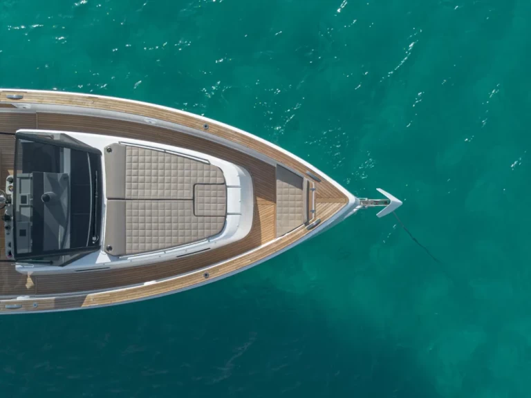 Pardo Yachts Pardo 43 między profesjonalistami a osobami prywatnymi w Mahon