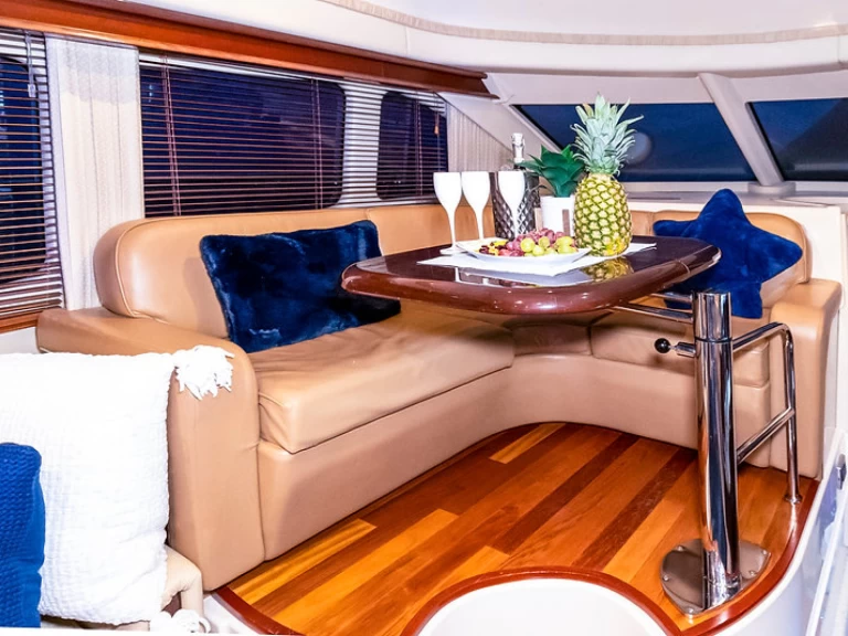Sea Ray Sea Ray 400 Sedan Bridge między profesjonalistami a osobami prywatnymi w Miami Beach