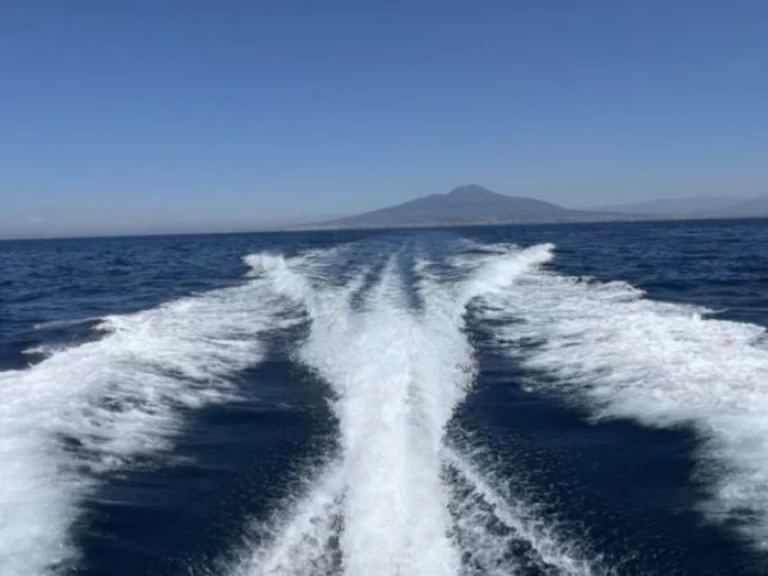 Rio Rio 680 Cabin między profesjonalistami a osobami prywatnymi w Torre Annunziata