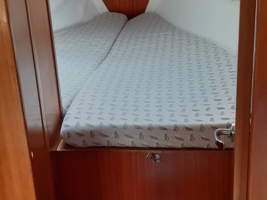 Wynajem Żaglowiec Dufour z patentem 