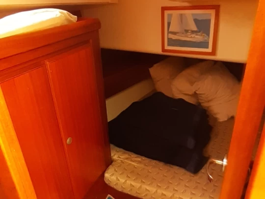 Dufour Dufour 35 Classic między profesjonalistami a osobami prywatnymi w Sari-Solenzara