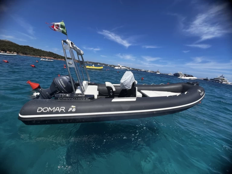 Wynajem łodzi Arzachena tanio DOMAR F6 NERO