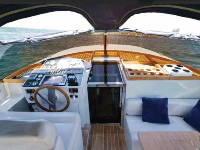 Wynajem Motorówka XL MARINE 51 z patentem 