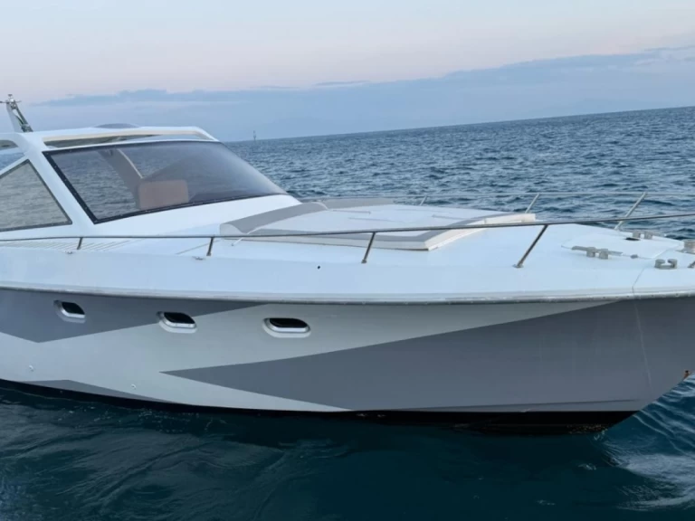 Wynajem w Salerno- Ferretti Altura 39 na SamBoat