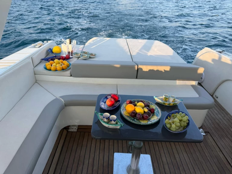 Wynajem Motorówka w Salerno - Ferretti Altura 39