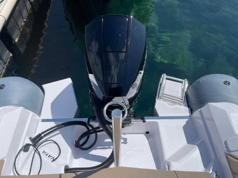 Łódż półsztywna do wynajmu w Cavalaire-sur-Mer w najlepszej cenie