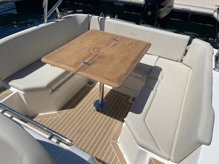 Wynajem Łódż półsztywna Joker Boat z patentem 