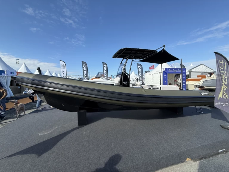 Łódż półsztywna do wynajmu w Combrit w najlepszej cenie