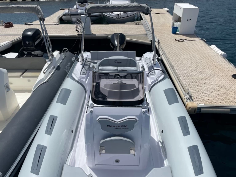 Wynajem w Cavalaire-sur-Mer- Ranieri International  RANIERI 23 CAYMAN SPORT TOURING na SamBoat