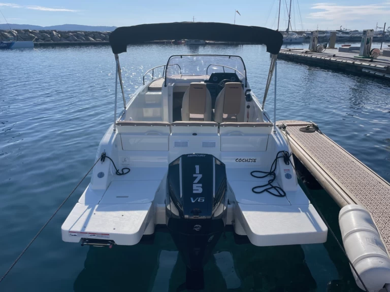 Wynajem łodzi Cavalaire-sur-Mer tanio Activ 675 Sundeck