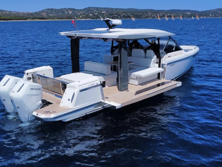 Wynajmij Motorówka z lub bez skippera Saxdor w Cavalaire-sur-Mer