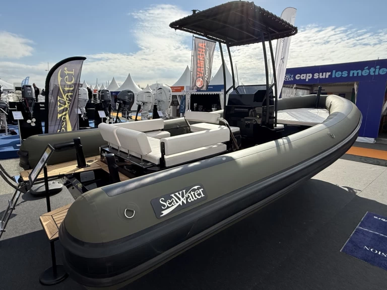 Wynajem Łódż półsztywna w Combrit - Sea Water Sea Water Phantom 230