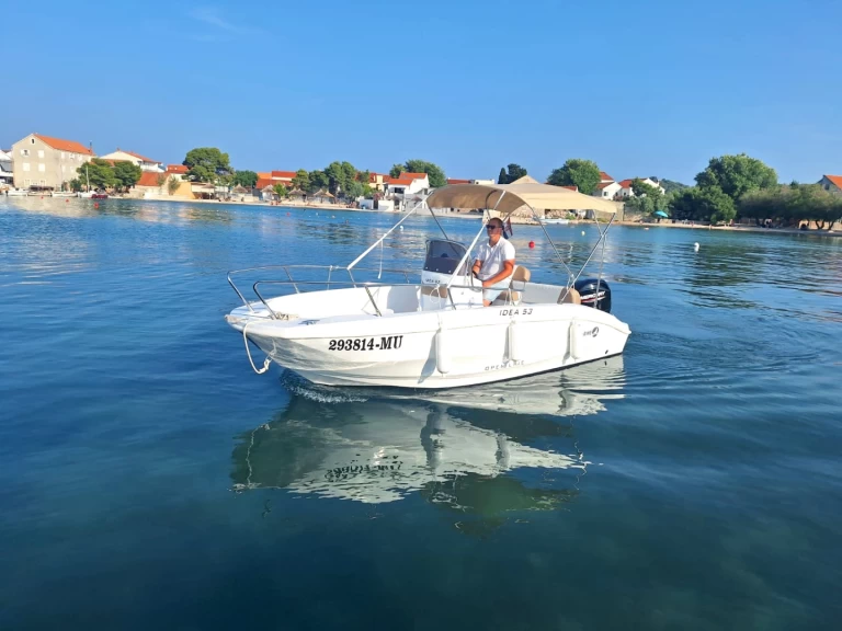 Idea Marine 53 między profesjonalistami a osobami prywatnymi w Betina