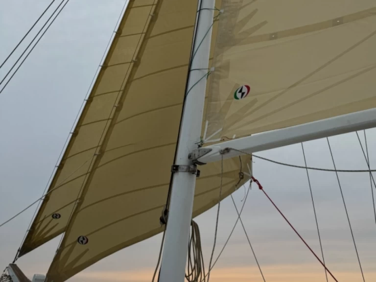 Wynajem łodzi Vlychada tanio trehandiri