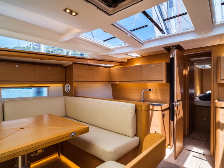 Wynajmij Dufour Dufour 520 Grand Large w Olbia