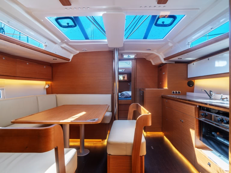 Wynajem Żaglowiec Dufour z patentem 