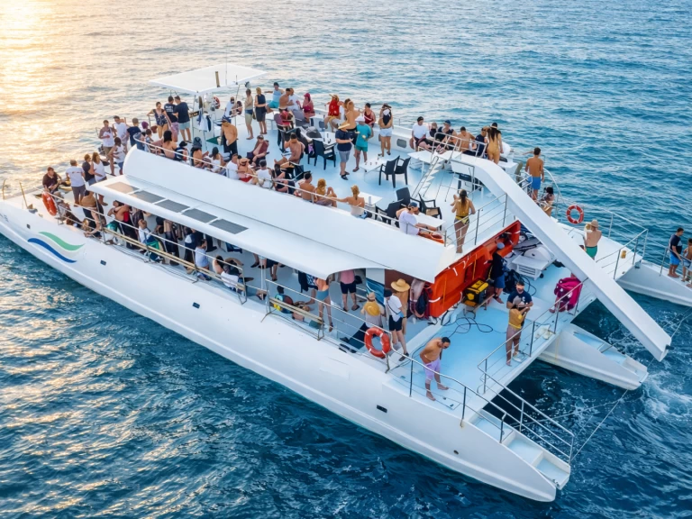 Wynajmij Custom - Trimarán 62 FT Trimaran w Coco Bay