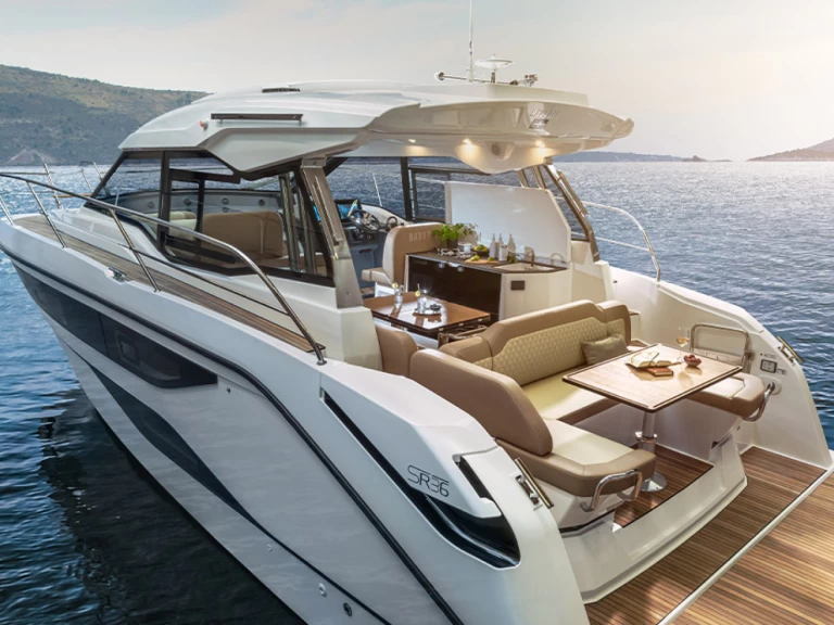 Bavaria Bavaria SR36HT między profesjonalistami a osobami prywatnymi w Biograd na Moru