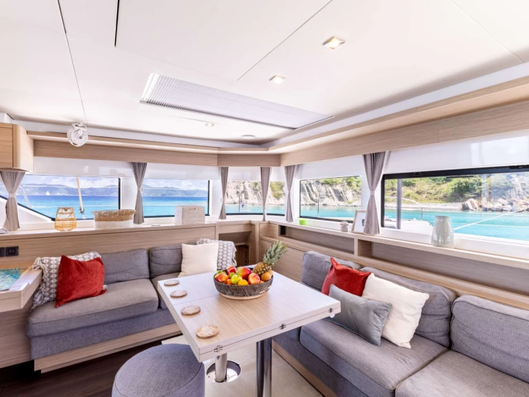 Wynajem łodzi Ateny tanio VALINOR - Summer