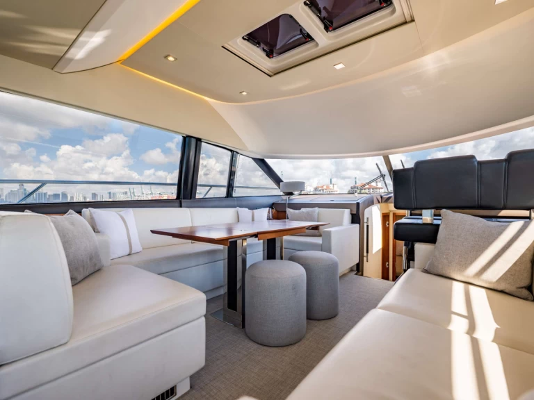 Wynajmij Prestige Yachts Whiskey &amp; Waves w Miami