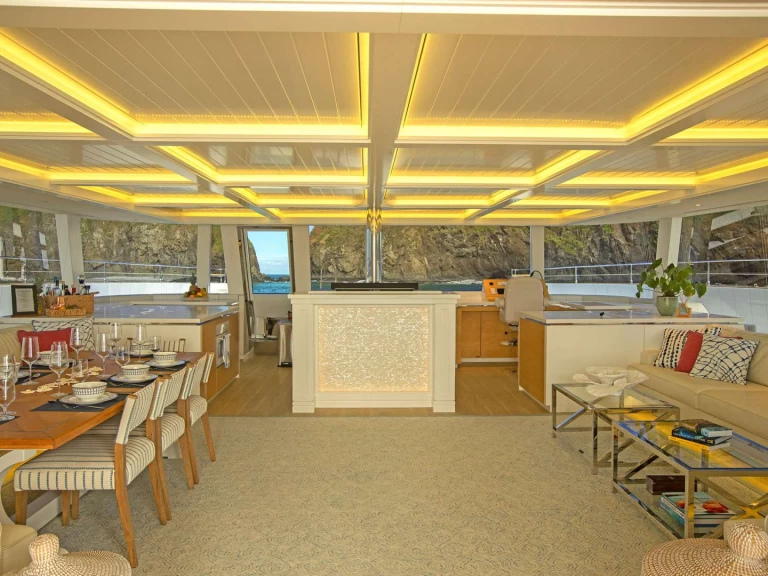 Wynajem Luksusowy jacht Sunreef z patentem 