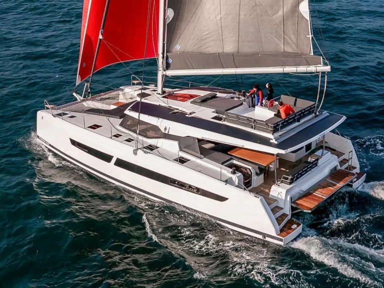Wynajem Luksusowy jacht Fountaine Pajot z patentem 