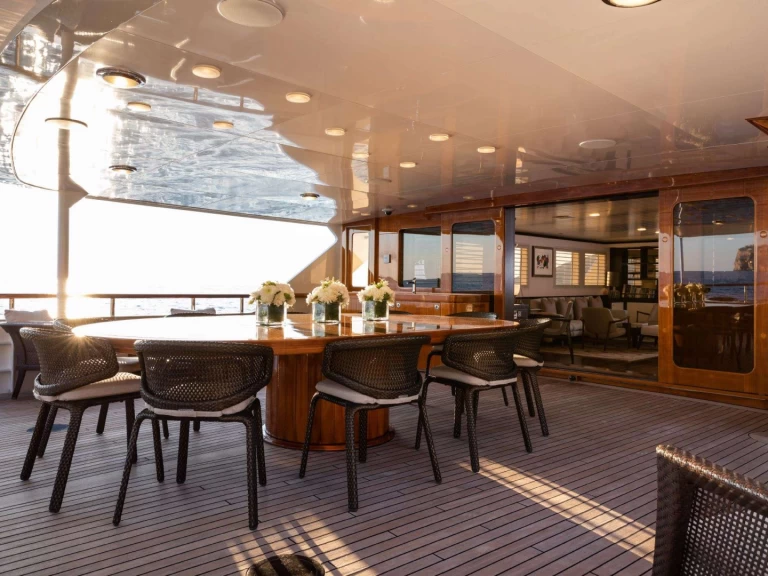 Feadship MIRAGE między profesjonalistami a osobami prywatnymi w Mariany Północne