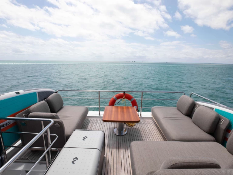 Wynajmij Azimut Geisha w Floryda