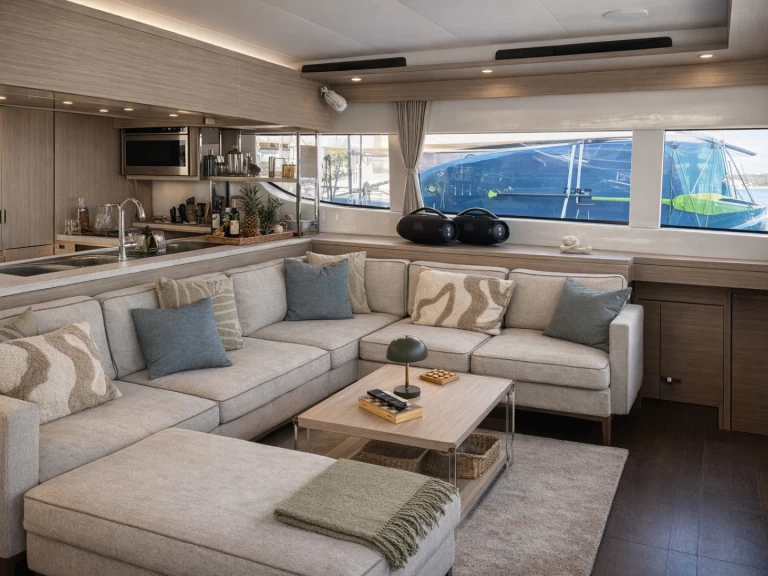 Lagoon Lagoon 60 między profesjonalistami a osobami prywatnymi w Kaštela