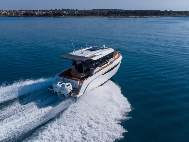 Wynajem Motorówka w Pula - Kavi Yacht Kavi 9