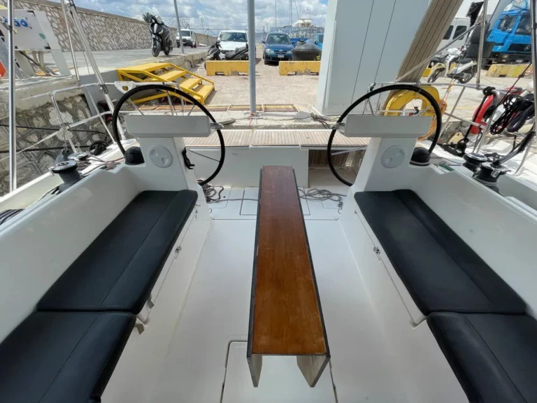 Wynajmij Bavaria Bavaria C45 Holiday w Alimos