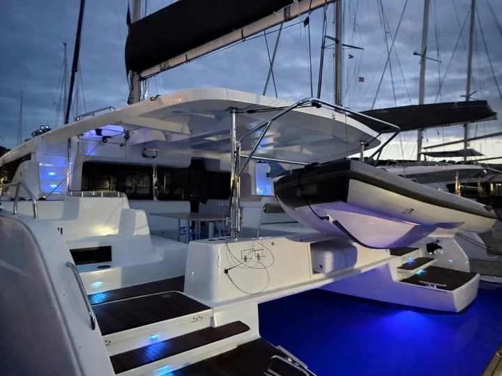 Wynajmij Lagoon Lagoon 46 w Primosten