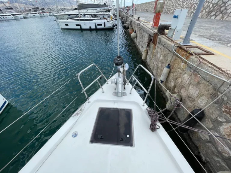 Wynajmij Bavaria Bavaria C45 Holiday w Alimos