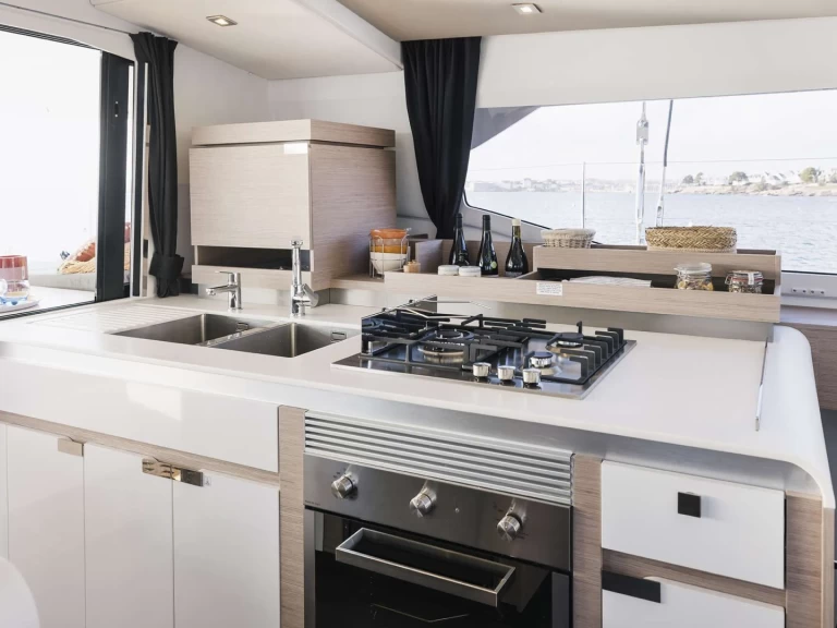 Wynajmij Fountaine Pajot Aura 51 w Belize City