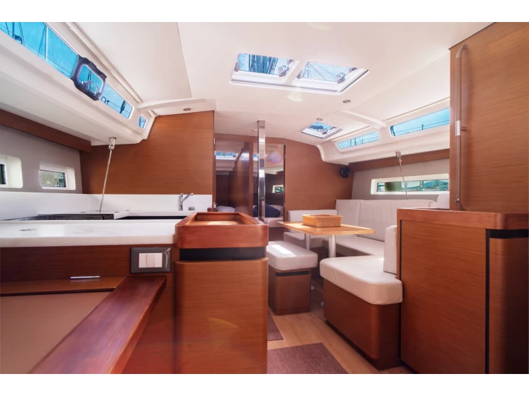 Wynajmij Żaglowiec z lub bez skippera Jeanneau w Olbia