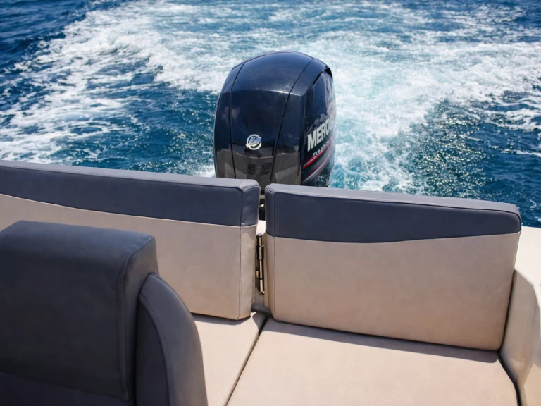 Wynajmij Quicksilver Activ 605 Sundeck w Mandelieu-la-Napoule