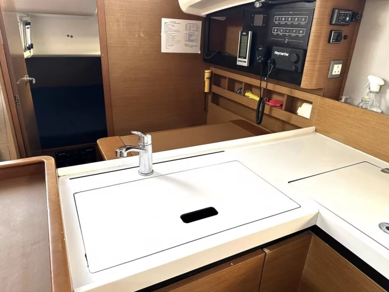 Wynajem Żaglowiec w Saint-Malo - Jeanneau Sun Odyssey 410