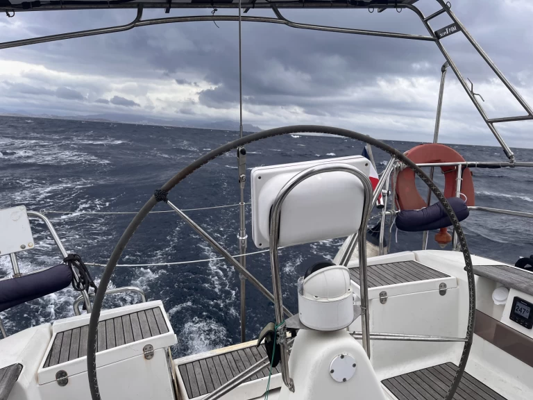 Żaglowiec do wynajmu w Le Cap d'Agde w najlepszej cenie