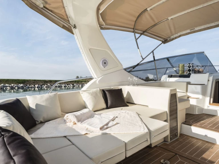 Wynajmij Motorówka z lub bez skippera Cranchi w Sorrento