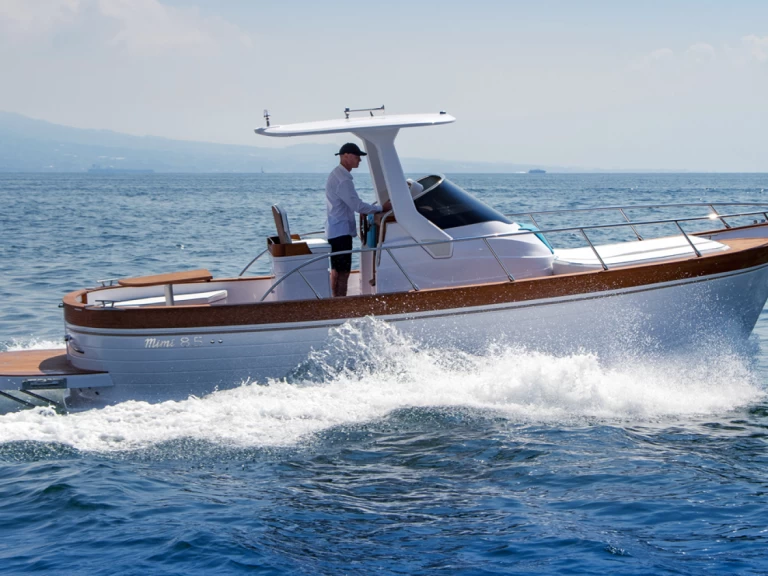 Wynajem Motorówka Mimi z patentem 