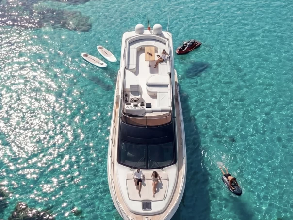 Motorówka do wynajmu w Portisco w najlepszej cenie