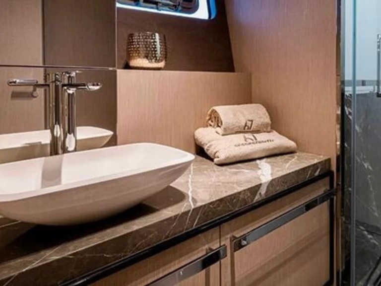 Luksusowy jacht do wynajmu w Saint-Tropez w najlepszej cenie